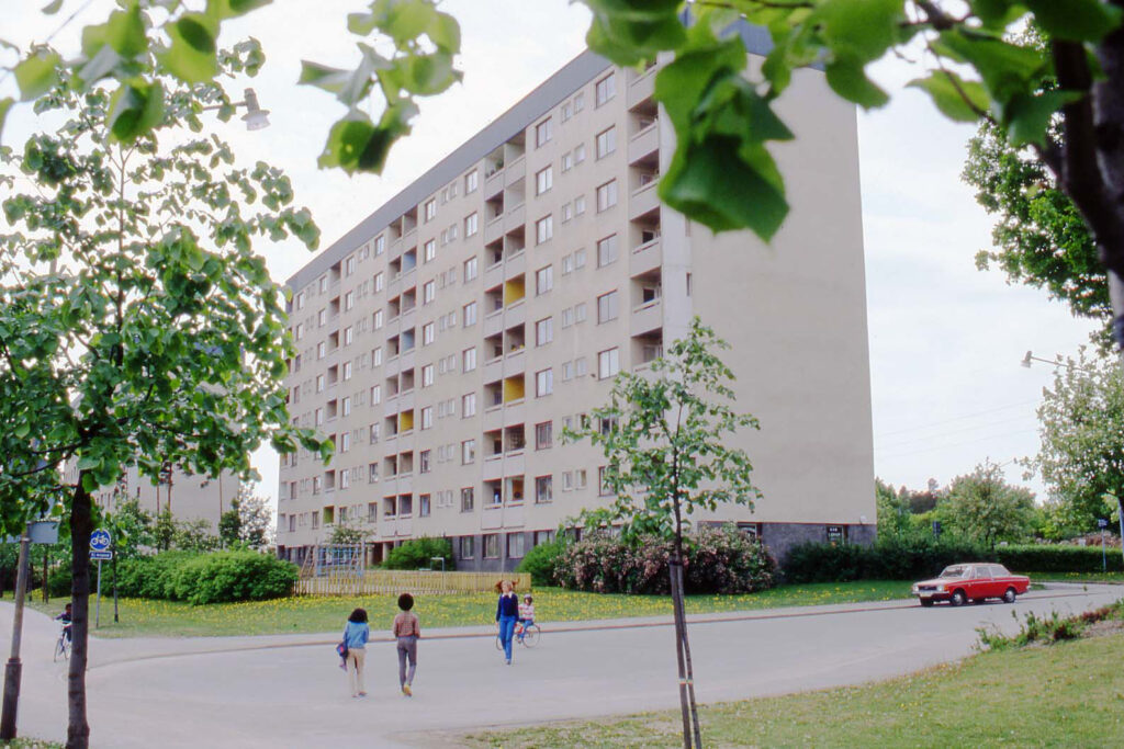 Effektiv energilösning med frånluftsåtervinning för AB Svenska Bostäders bestånd i Bredäng och Kärrtorp.